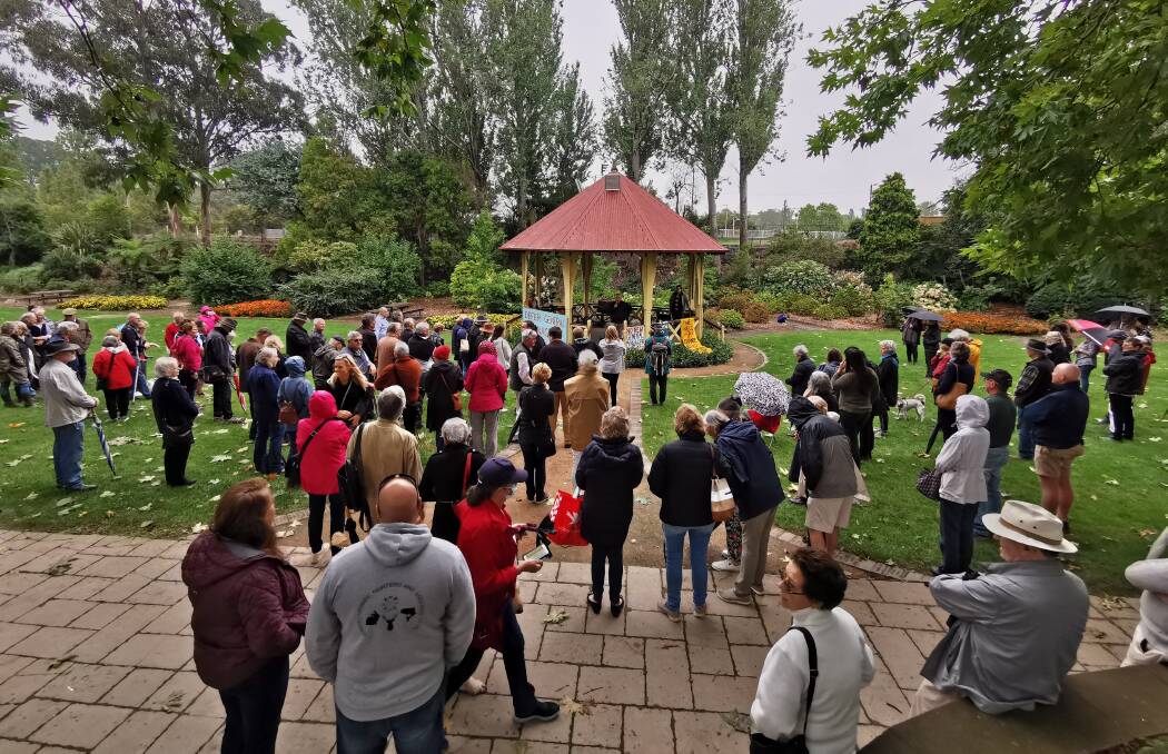 RALLY: More than 100 residents gathered in Leighton Park, Moss Vale for the 'Defer the General Manager' rally. Photo: Adam Jacobson. 