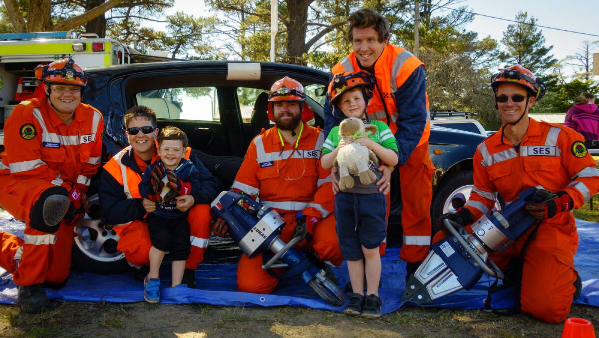 ON THE JOB: SES members at the recent road crash rescue demonstration. Photo: Warren Turner. 
