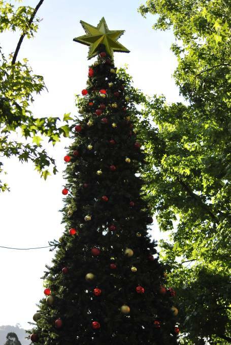 The Christmas tree in Corbett Plaza in 2016.