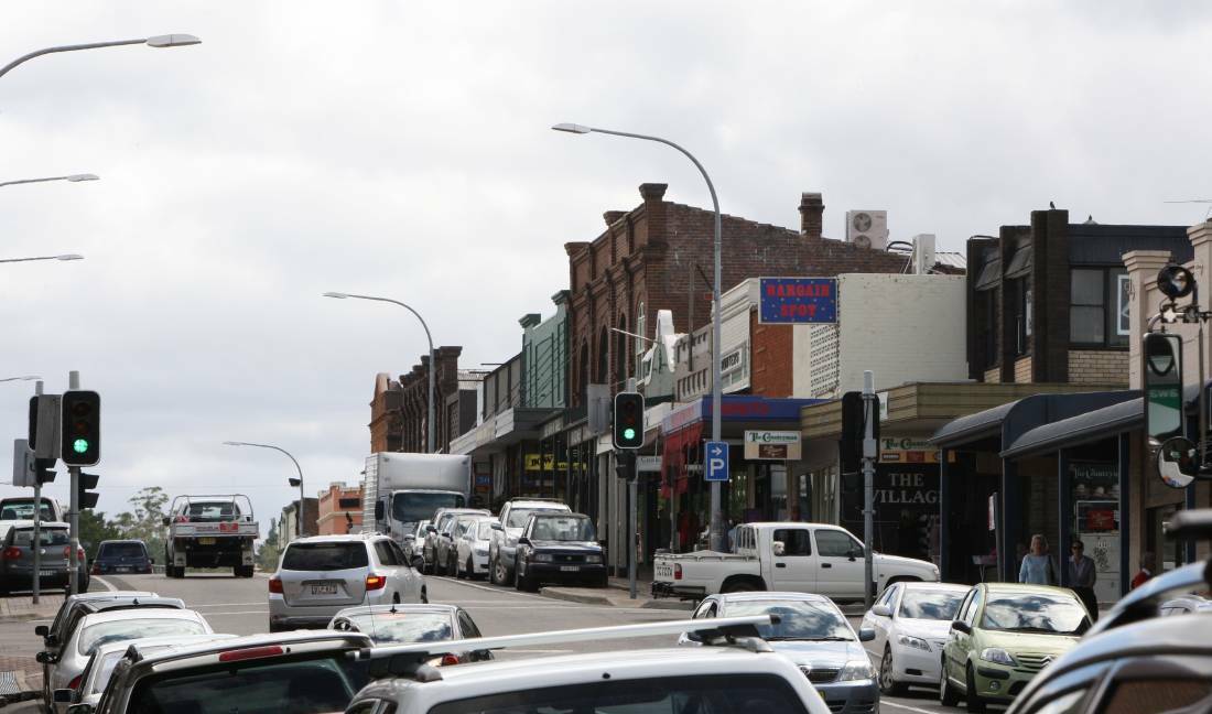 Bowral's Bong Bong Street has lost its pizzazz, argues John Hewson, and the whole town must rethink its direction. Photo: Peter Rae