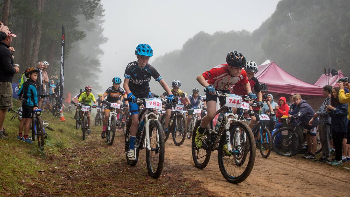 WILLO ENDURO: Highlands riders, Maizy Evans and Luke Skelly racing in the 13km category of the 2016 Willo Enduro. Photo: Richard McGibbon. 