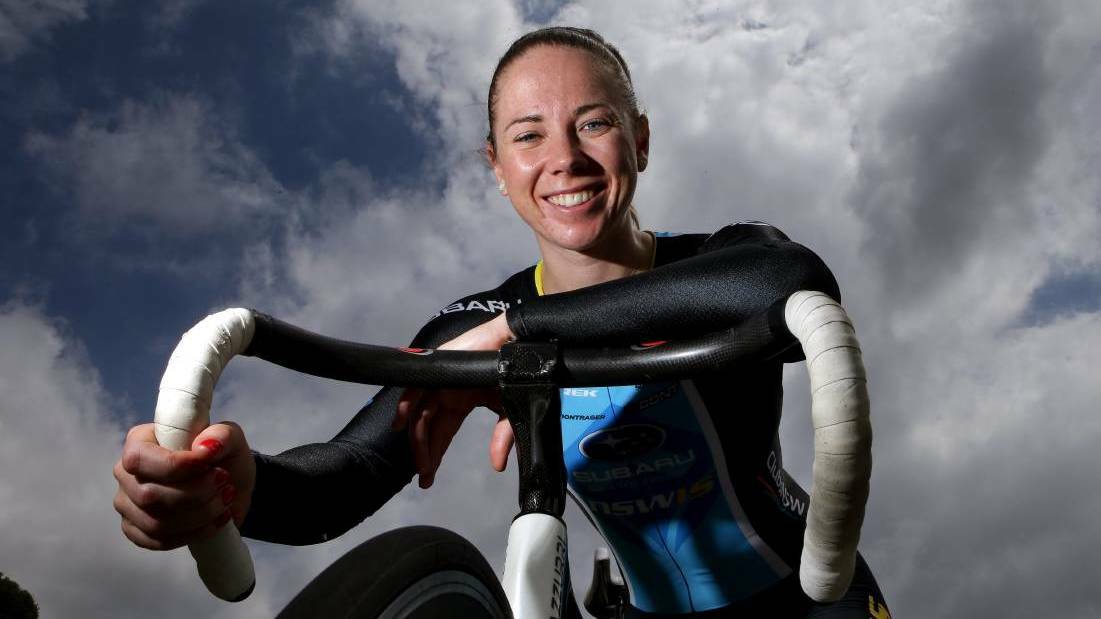 ON TOP OF THE WORLD: Highlands cyclist Kaarle McCulloch has broken the women’s team sprint national all-comers record with her teammate Stephanie Morton. Photo: File
