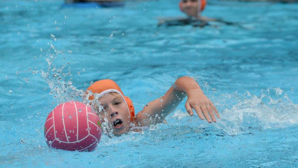 The B grade water polo competition continued on Monday night.