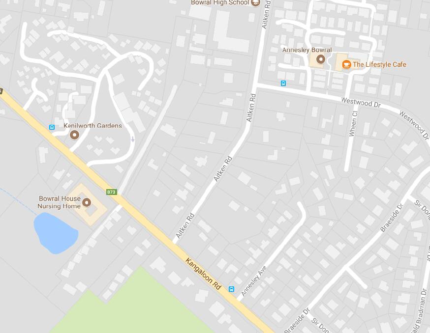 Police have called for witnesses to a car crash on Kangaloon Road, Bowral near Aitken Road. Photo: Google Maps