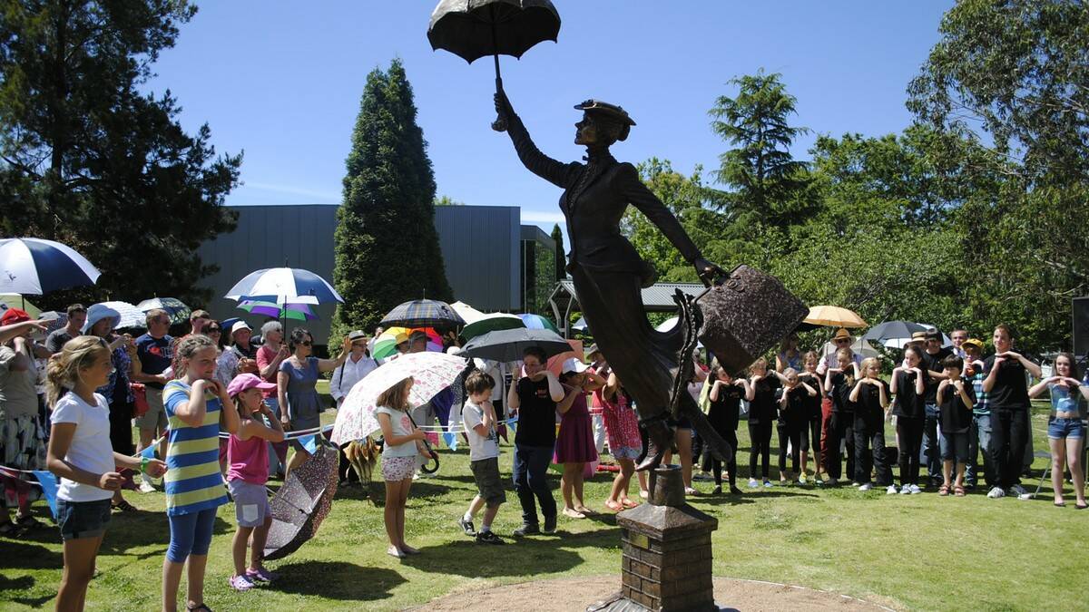 Mary Poppins Statue unveiling. Photo by Emma Biscoe