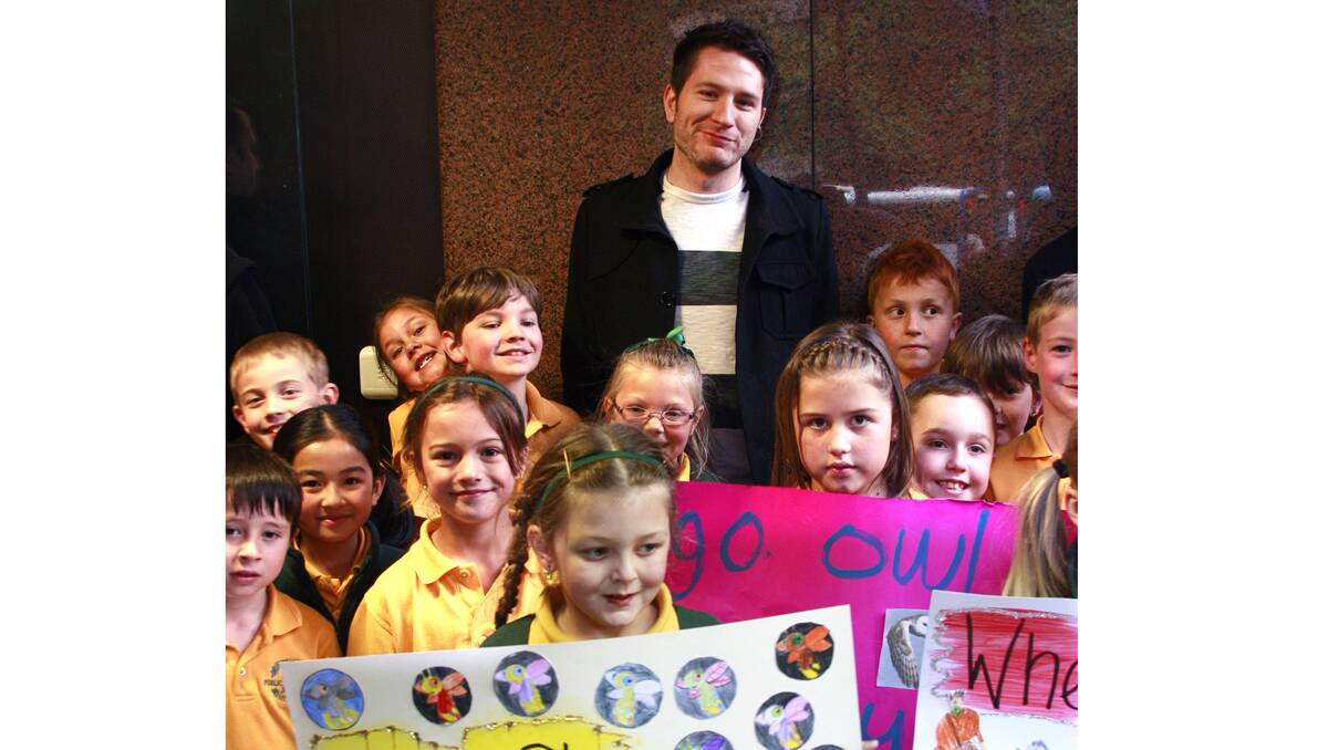 Adam Young with Mittagong Public School 2C Class on Sunrise. Photo supplied