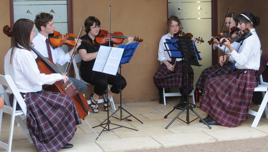 Guests were entertained by a string quartet in the courtyard.
