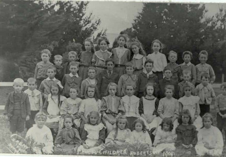 Rummage through all your memory boxes to see if you have a piece of history from Robertson Public School. Picture: Supplied 