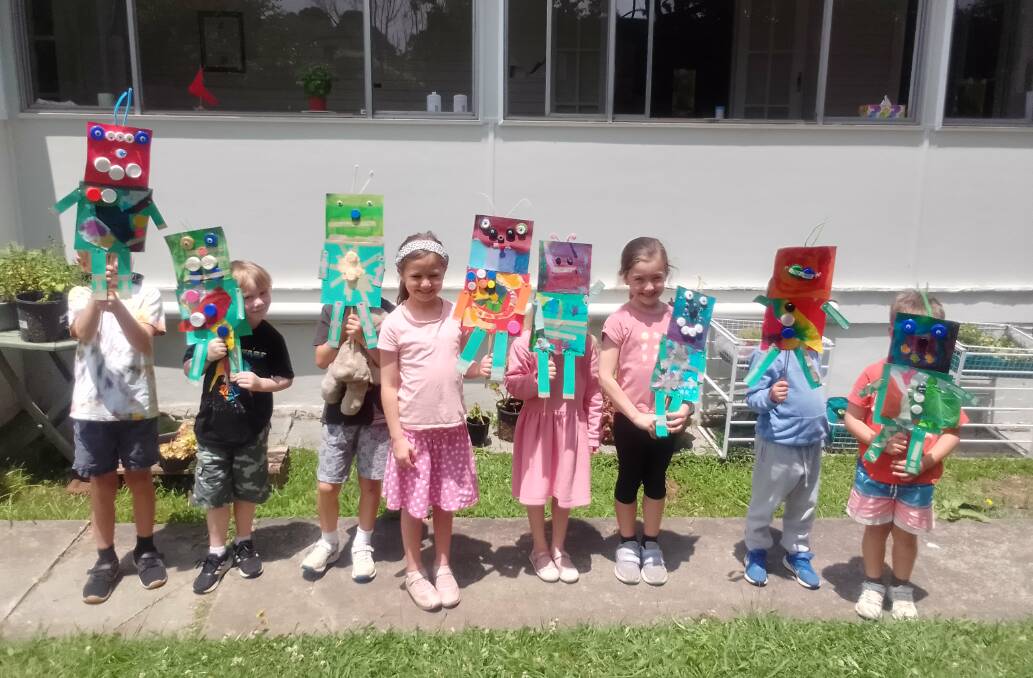 Bowral-based artist Mary Lou Pavlovic has a passion for giving children the chance to be creative through her art classes, and has started free classes to give kids confidence after the impacts of the pandemic. Picture supplied. 