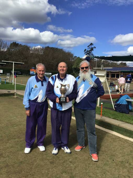 L to R: Consistency Singles winner Gordon Lewis, marker Glen Giese and runner-up Bob Crowley. Photo: Bob Edwards