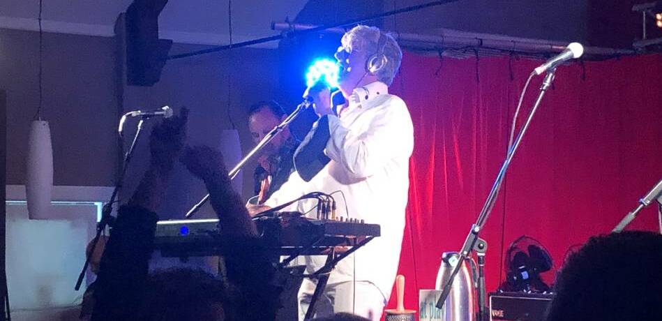 RIP: The late great Andrew "Greedy" Smith performing at Bowral Bowling Club with Mental As Anything. Photo: Matt Welch.