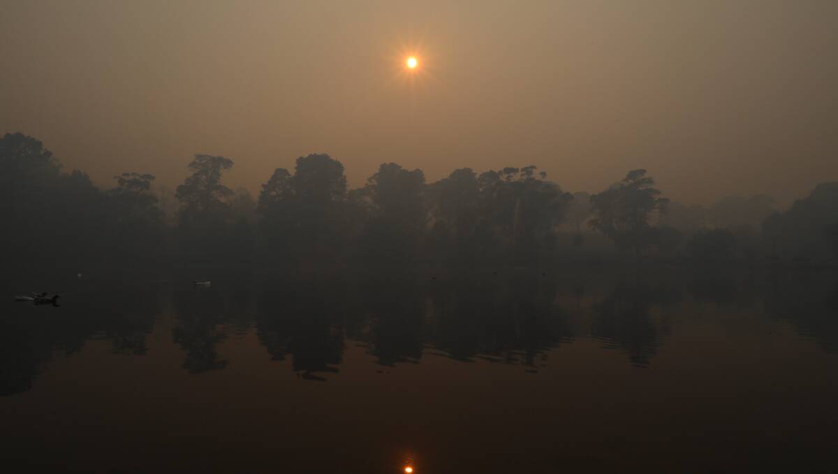 The smoke over Lake Alexandra Mittagong on the morning of December 21. Photo by Bodhi Todd