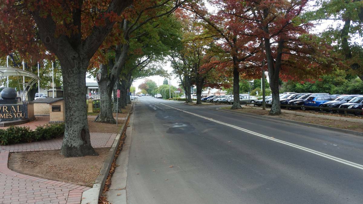 Station Street: Civil engineer Rob Parker believes the alternate bypass at Kirkham Road identified by Friends of Bowral isn't possible. Photo: file