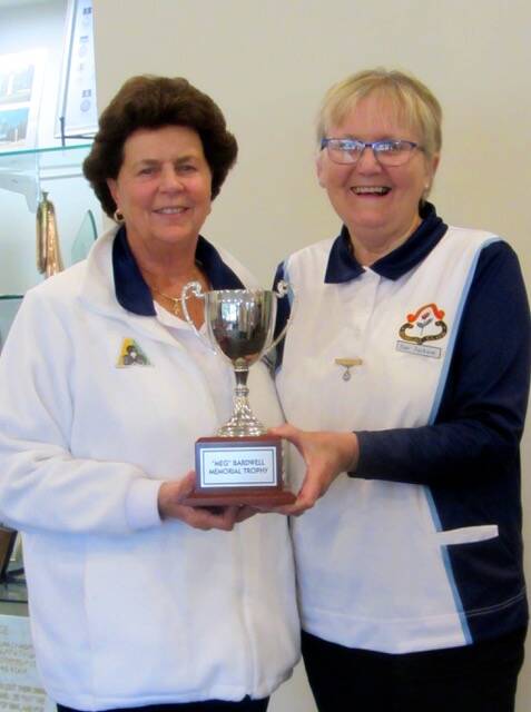 2018 Meg Bardwell Trophy winners Gail Fraser and Sue Jackson. Photo: supplied