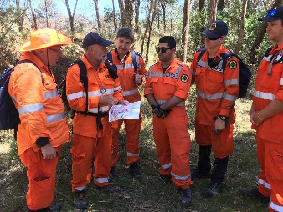 SEARCH PARTY: SES volunteers undertaking a search for Kathleen Lidden in Mittagong on Tuesday. Photo: SHN. 