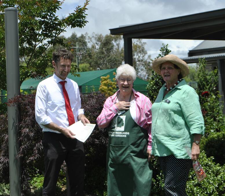 Life member Judy Keast with Whitlam MP Stephen Jones and SHBG chairman Charlotte Webb. 