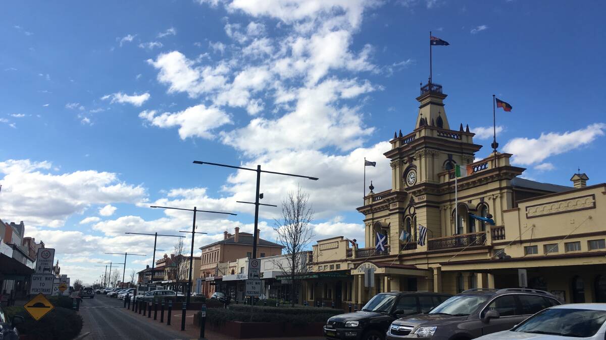 More regional NSW towns head back to lockdown