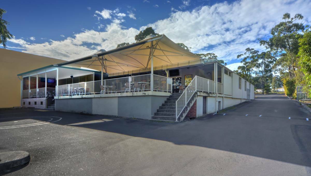 The Cooee Hotel at St Georges Basin has been sold to a consortium from Wollongong for almost $7.75 million.