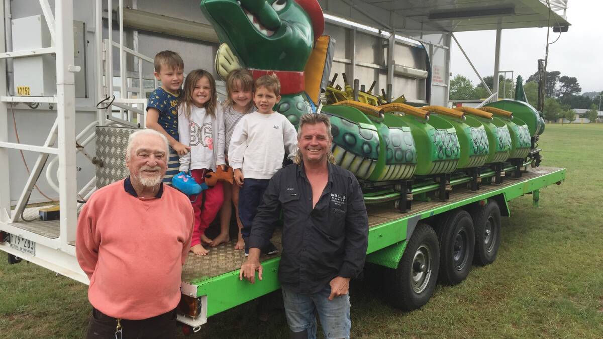 Showmen's Guild: Arnold Bell and Elwin Bell with kids Boston (5), Amalia (5), Bowie (4), Charlie (3) at Crookwell Show in 2018. Photo: Clare McCabe