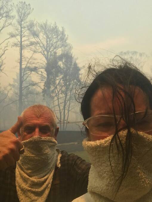 Balmoral residents during the destructive bushfires. Photo: Deb Padroth