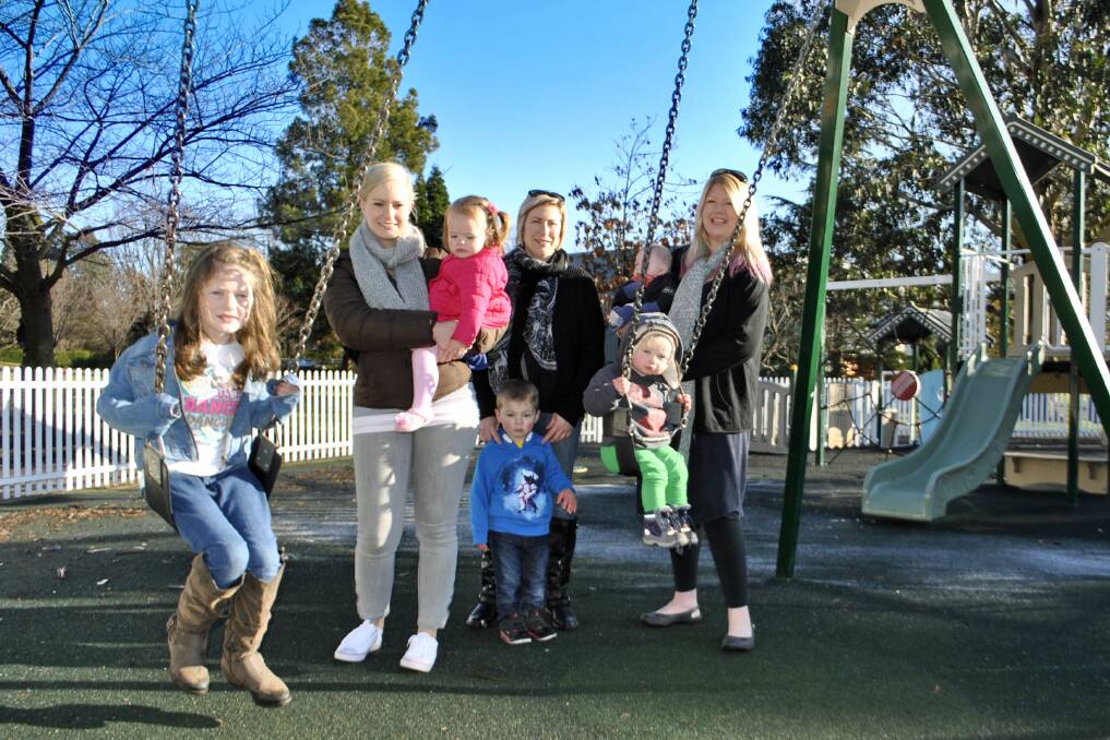 Emma, Erica Rundle and Shelley, Prindy Colbourn and Hayden, and Keiran Robson with Finley and Alfie.  
	Photo Ainsleigh Sheridan