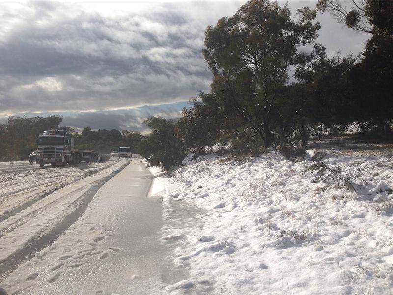 Snow has fallen on the Alpine region as a cold snap expected to last into the weekend hits NSW.