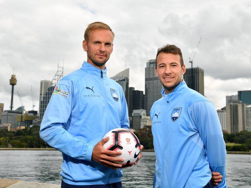 Marquee players Siem De Jong (l) and Adam le Fondre are set to play for Sydney against Avondale.