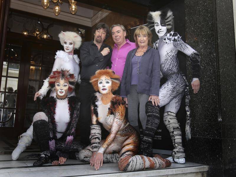 Cats' choreographer Gillian Lynne (R) pictured with Andrew Lloyd Webber (C) in 2014 has died.