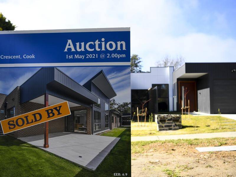In 2021, the average 30-year-old Aussie was 14 pct less likely than 50 years ago to own a home. (Lukas Coch/AAP PHOTOS)