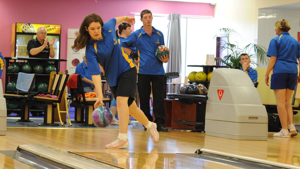 Jessica Cutner showing her classic bowling style.